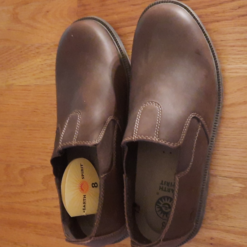 Sz7.5 or 8 Earth Spirit brown shoe